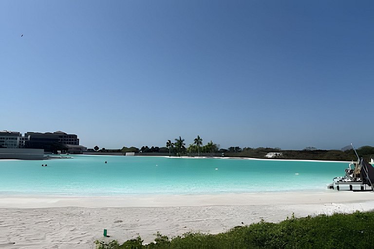 Apartment With Crystal Lagoon in Cartagena